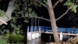 မန္တလေး ရွှေဂဲ ရေထိန်းတံခါးအနီး ကျိုးပေါက်လို့ ဒေသခံတွေ ဘေးလွတ်ရာ ပြောင်းရွှေ့ မန္တလေး ရွှေဂဲ ရေထိန်းတံခါးအနီး ကျိုးပေါက်လို့ ဒေသခံတွေ ဘေးလွတ်ရာ ပြောင်းရွှေ့