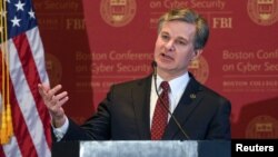 美国联邦调查局局长克里斯托弗·雷在2018波士顿网络安全会议上讲话。(2018年3月7日)