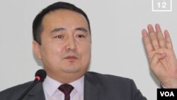 哈萨克批评当局的16/12频道在社交网络上呼吁关注比拉什,因为他可能被引渡到中国。 (美国之音白桦)