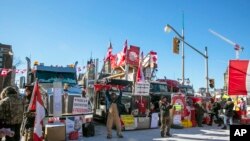 卡车司机在渥太华继续抗议(2022年2月14日)