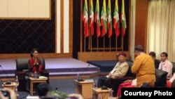 ညီညွတ်သော တိုင်းရင်းသားလူမျိုးများ ဖက်ဒရယ်ကောင်စီ UNFC နှင့် နိုင်ငံတော်အတိုင်ပင်ခံ တွေ့ဆုံစဉ် 