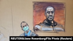 被控杀害乔治·弗洛伊德(George Floyd)的前明尼阿波利斯警察德里克·肖万(Derek Chauvin)在庭审中(画像)(2021年3月29日)