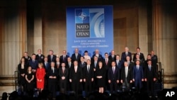 北约成员国外长4月3日在华盛顿出席会议,庆祝北约成立70周年。