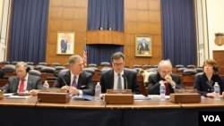 美中经济与安全审议委员会2014年11月20日公布向国会提交的年度报告。(美国之音杨晨拍摄)