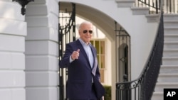 美国总统拜登走向白宫南草坪。（2024年3月19日）