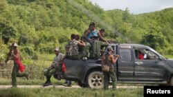 သြဂုတ်လတုန်းက မြန်မာစစ်တပ်မှ ရခိုင်ပြည်နယ် မောင်တောခရိုင်အတွင်း နယ်မြေရှင်းလင်းရေးပြုလုပ်နေစဉ်။