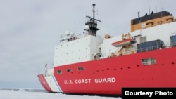 资料照片:美国海警队希里号破冰船在北冰洋活动。 (美国海警队照片)