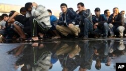 Chiến dịch truy quét người nhập cư trái phép tại Nga dẫn tới việc bắt hơn 1,000 người thuộc nhiều quốc tịch khác nhau.