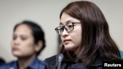 资料照片: 2024年9月9日,菲律宾小城班班(Bamban)的前市长郭华萍(Alice Guo)出席在大马尼拉帕赛市举行的参议院听证会