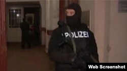 比利时在街头部署军队,加强一些敏感地区的安保措施。(网络截屏)