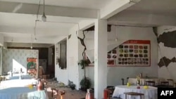 2025年1月7日,网上视频显示,西藏拉孜县地震一家餐厅在地震后,墙壁上出现裂缝。