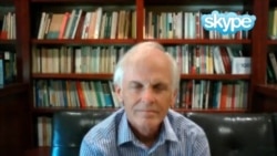 加利福尼亚大学河滨分校的林培瑞教授（Perry Link）接受美国之音采访（三）