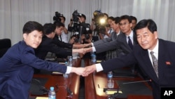 朝韩两国代表团就开城工业园区最低工资标准议题达成一致。 (资料照片)