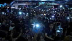 ထိုင်းစစ်တပ်အာဏာသိမ်းလျင် ဆန္ဒပြသမားတွေခုခံမည် ထိုင်းစစ်တပ်အာဏာသိမ်းလျင် ဆန္ဒပြသမားတွေခုခံမည်