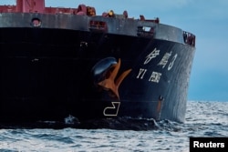 资料照片:停留在丹麦城市格雷纳附近的中国货轮“伊鹏3号”的船锚。(2024年11月20日)