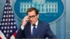 2023年5月16日，白宫国家安全委员会战略沟通协调员科比在白宫举行的例行记者会上回答媒体的提问。（路透社）