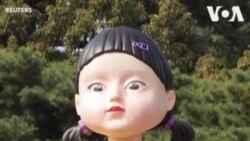 ဆိုးလ်ပန်းခြံထဲရောက်လာတဲ့ Squid Game အရုပ်မလေး ဆိုးလ်ပန်းခြံထဲရောက်လာတဲ့ Squid Game အရုပ်မလေး