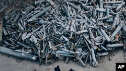 乌克兰哈尔科夫市搜集到俄罗斯攻击的导弹残骸(2022年12月3日)