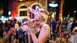 ၂၀၂၀ နှစ်သစ်ကူးပွဲတော် ကမ္ဘာတဝှမ်းကျင်းပ ၂၀၂၀ နှစ်သစ်ကူးပွဲတော် ကမ္ဘာတဝှမ်းကျင်းပ