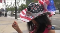 Нові модні тенденції "засвітили" на з'їзді Трампа. Відео Нові модні тенденції "засвітили" на з'їзді Трампа. Відео