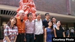 高志活与支联会主席李卓人、港大学生会及校方代表(香港支联会图片)