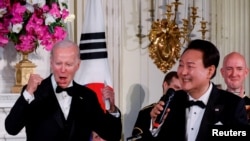 美国总统拜登和韩国总统尹锡悦在白宫举行峰会。(2023年4月27日)