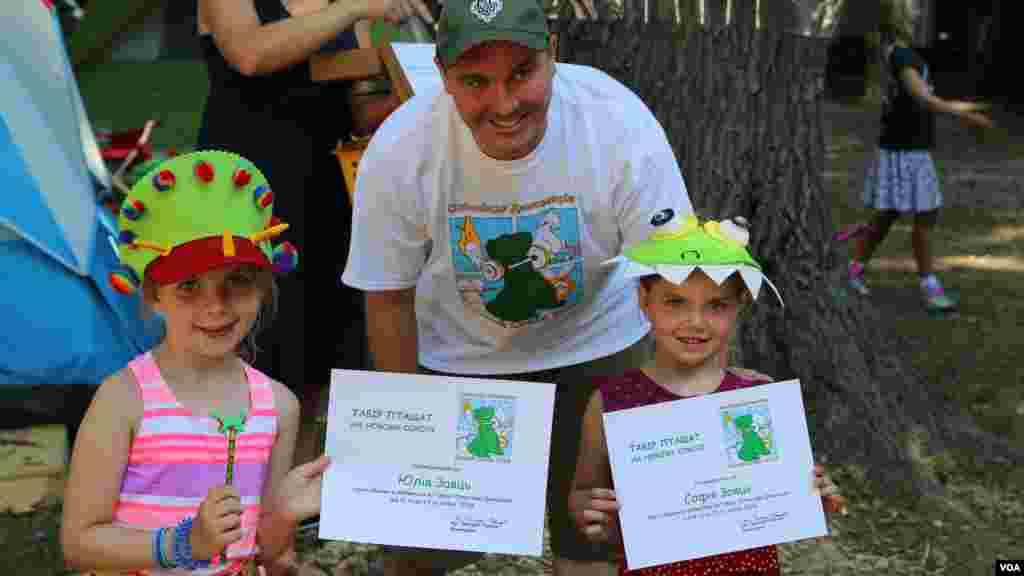 Ось такі сертифікати малюки-пташенята отримують по завершенні табору "Навий сокіл"