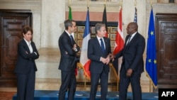美国国务卿布林肯(右二)与欧洲外交官员就促进叙利亚局势稳定进行磋商。(路透社:2025年1月9日)