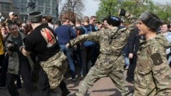 ပူတင်ကျမ်းသစ္စာကျိန်ဆိုပွဲ ကန့်ကွက်တဲ့ အတိုက်အခံခေါင်းဆောင် အဖမ်းခံရ ပူတင်ကျမ်းသစ္စာကျိန်ဆိုပွဲ ကန့်ကွက်တဲ့ အတိုက်အခံခေါင်းဆောင် အဖမ်းခံရ