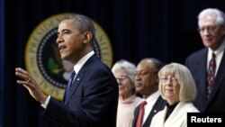 Tổng thống Barack Obama hôm thứ Tư nói ông hy vọng ông và Quốc hội có thể tiến tới một thỏa thuận để tránh Bờ vực Tài chính và giảm thâm hụt ngân sách trước Giáng sinh.