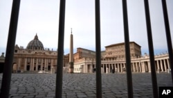 意大利全国封城后罗马梵蒂冈圣彼得广场空无一人。(2020年3月10日)