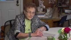 机器人进入老年社区 机器人进入老年社区