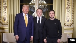 特朗普受法国总统马克龙(Emmanuel Macron)的邀请前往巴黎出席巴黎圣母院2019年火灾修复后的重新开放仪式。期间,特朗普12月7日与马克龙和乌克兰总统弗拉基米尔·泽连斯基(Volodymyr Zelenskyy)举行了三方会谈。