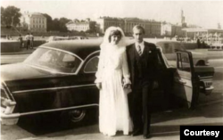 1983年7月,普京与柳德米拉·普京娜结婚 (克里姆林宫档案照片)