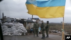 Українські військові неподалік Дебальцевого