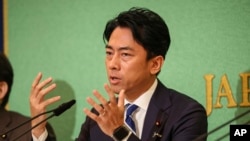 日本执政党自民党总裁选举候选人、日本前环境大臣小泉进次郎在日本全国新闻俱乐部(Japan National Press Club)的一场辩论会上发言。(2024年9月14日)