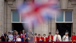 ဗြိတိန်ဘုရင်သစ် ပြည်သူကို နှုတ်ဆက် ဗြိတိန်ဘုရင်သစ် ပြည်သူကို နှုတ်ဆက်