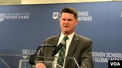 前美国国防部印太安全事务助理部长薛瑞福2020年1月16日在美国圣母大学基欧全球事务学院就台湾大选结果发表演说(美国之音锺辰芳拍摄)