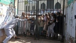 ဘာသာရေး တင်းမာမှုတွေကြား ဘင်္ဂလားဒေ့ရှ်မှာ ဆန္ဒပြပွဲတွေ ဆက်လက်ဖြစ်ပွား ဘာသာရေး တင်းမာမှုတွေကြား ဘင်္ဂလားဒေ့ရှ်မှာ ဆန္ဒပြပွဲတွေ ဆက်လက်ဖြစ်ပွား