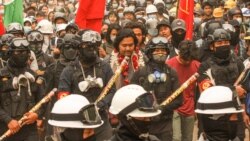 ကိုဝေမိုးနိုင် (ပင်ဒါ) ကို ထောင်အနှစ် ၂၀ ထပ်ချ
 ကိုဝေမိုးနိုင် (ပင်ဒါ) ကို ထောင်အနှစ် ၂၀ ထပ်ချ