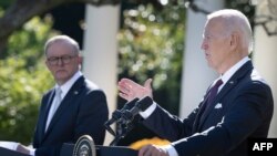 美国总统乔·拜登(Joe Biden)2023年10月25日与到访的澳大利亚总理安东尼·阿尔巴尼斯(Anthony Albanese)在白宫举行联合记者会。(法新社)