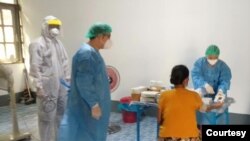 အခမဲ့ Fever Clinic ဆေးခန်း (သတင်းဓာတ်ပုံ - Community Fever Clinic - Yangon Network Fb and Dr Kyaw Swar Oo)