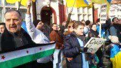 У Лондоні посольство Росії пікетували українці та сирійці У Лондоні посольство Росії пікетували українці та сирійці