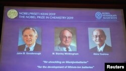 ဓါတုဗေဒနိုဗယ်ဆု ရရှိခဲ့တဲ့ အမေရိကန်ပညာရှင် John B. Goodenough၊ ဗြိတိန်ပညာရှင် M. Stanley Whittingham၊ ဂျပန်ပညာရှင် Akira Yoshino