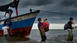 Aceh ခရိုင်ကမ်းလွန်က ကယ်တင်ခဲ့တဲ့ ရိုဟင်ဂျာတွေထဲ ကလေးငယ် အယောက် ၃၀ ပါ Aceh ခရိုင်ကမ်းလွန်က ကယ်တင်ခဲ့တဲ့ ရိုဟင်ဂျာတွေထဲ ကလေးငယ် အယောက် ၃၀ ပါ