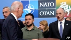 美国总统拜登任内坚定支持乌克兰,然而随着新总统即将入主白宫,美国的欧洲盟友们将面临挑战。(美联社:2023年7月12日)