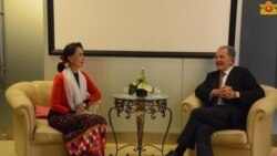 ဒေါ်အောင်ဆန်းစုကြည် အီတလီ ခေါင်းဆောင်များနှင့် ဆွေးနွေး ဒေါ်အောင်ဆန်းစုကြည် အီတလီ ခေါင်းဆောင်များနှင့် ဆွေးနွေး