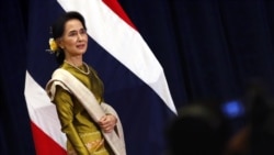 ပြည်ပရောက် မြန်မာတွေ အချင်းချင်းစောင့်ရှောက်ဖို့ ဒေါ်စုတိုက်တွန်း ပြည်ပရောက် မြန်မာတွေ အချင်းချင်းစောင့်ရှောက်ဖို့ ဒေါ်စုတိုက်တွန်း