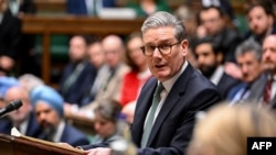 2025年2月25日,英国首相斯塔默在伦敦的英国议会下议院发表国防与安全演讲。