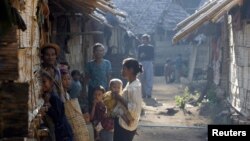 ထိုင်းမြန်မာနယ်စပ် ဒုက္ခသည်များ